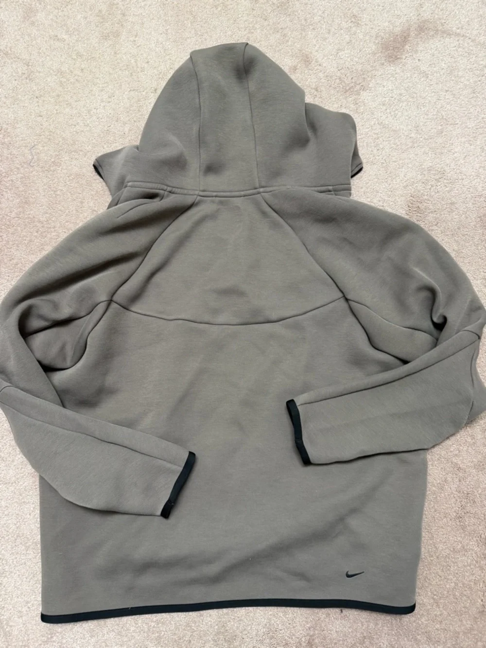 Nike Gray Hooded Jacket with Black Trim and White Piping - Picture 5 of 5